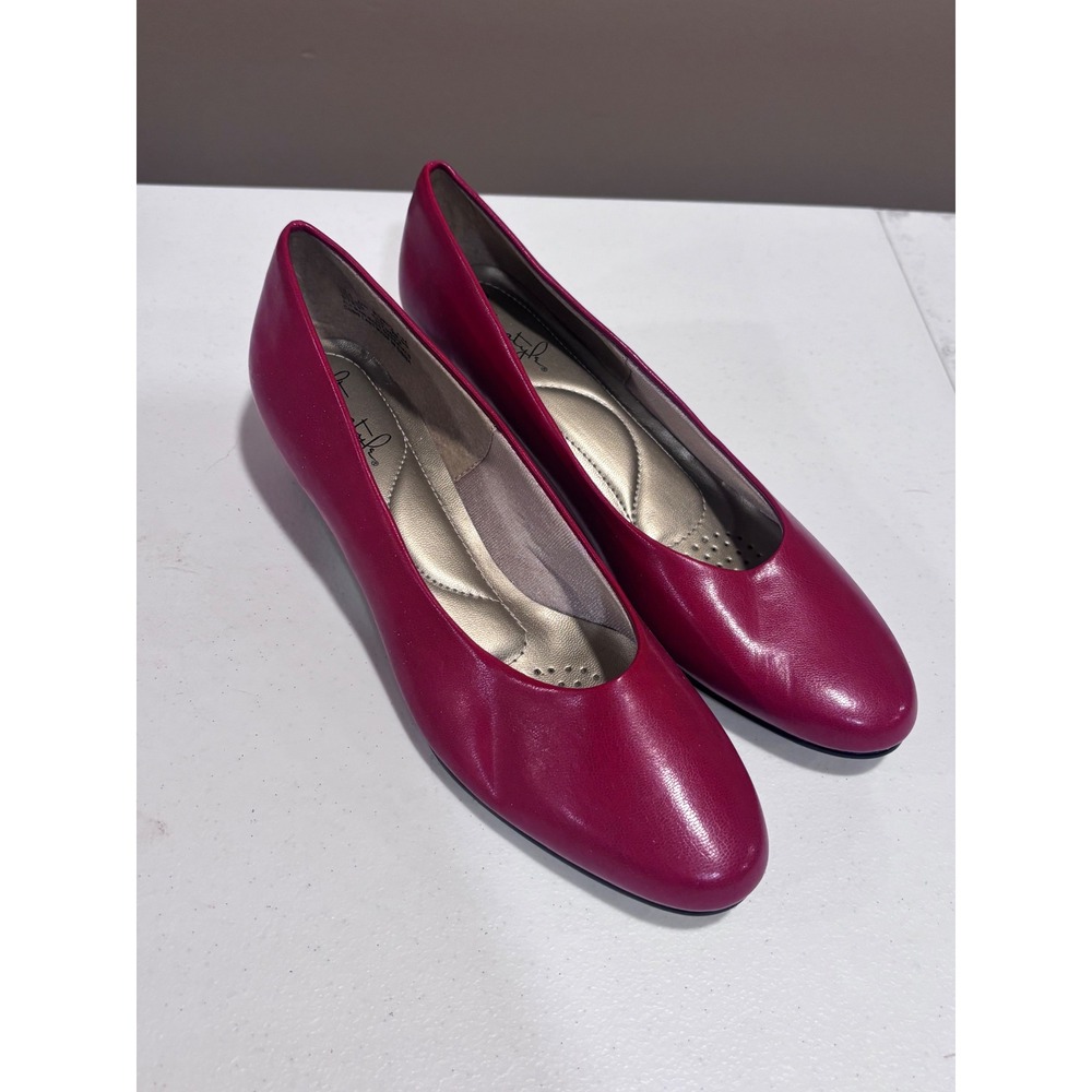 Soft Style by Hush Puppies Red Low Wedge Pumps Round Toe Shoes Size 9N